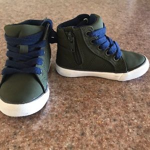 Size 5 High Top Shoe